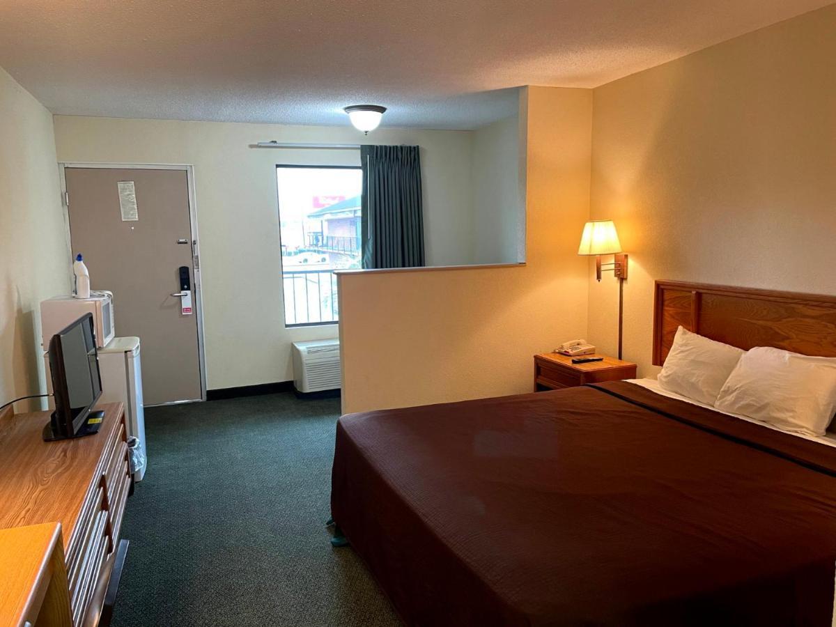 Travelers Inn & Suites Самтер Екстер'єр фото